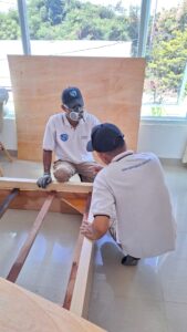 Skema Pest Control Bali sedang bekerja. Bed bug extermination bali, Pembasmi kutu busuk, pembasmi kutu kasur, tungau